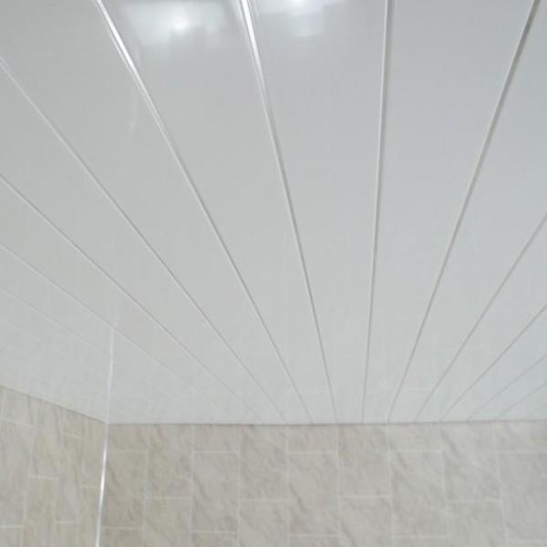 Gloss White & Chrome Bathroom Panels Ceiling Cladding PVC Boards 2.6m Long - Claddtech